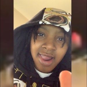 Meet your Posher, Hope